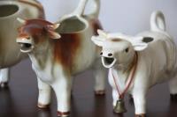 Goebel e.a. - Dzbanki na mleko lub upominki w formie krów (4) - Porcelana na sprzedaż  