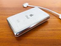 Apple - - iPod Classic 120 GB 7-ty gen. biały kolor - - na sprzedaż  